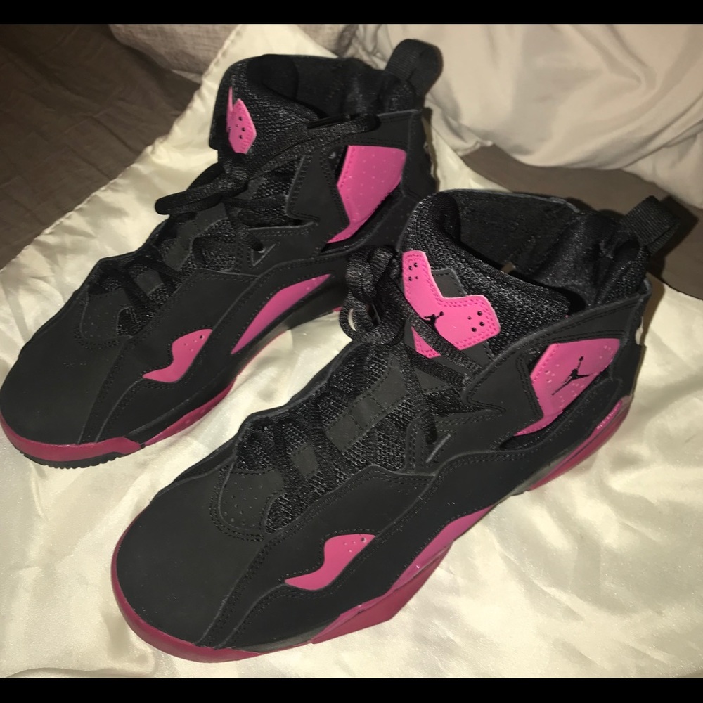 Jordan True Flight Black and Pink Size 7Y